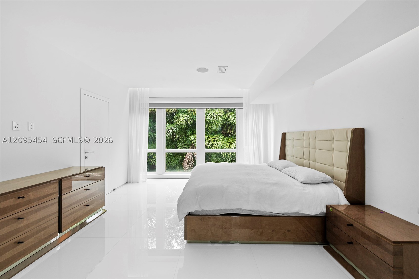 480 Ocean Blvd, Golden Beach FL 33160