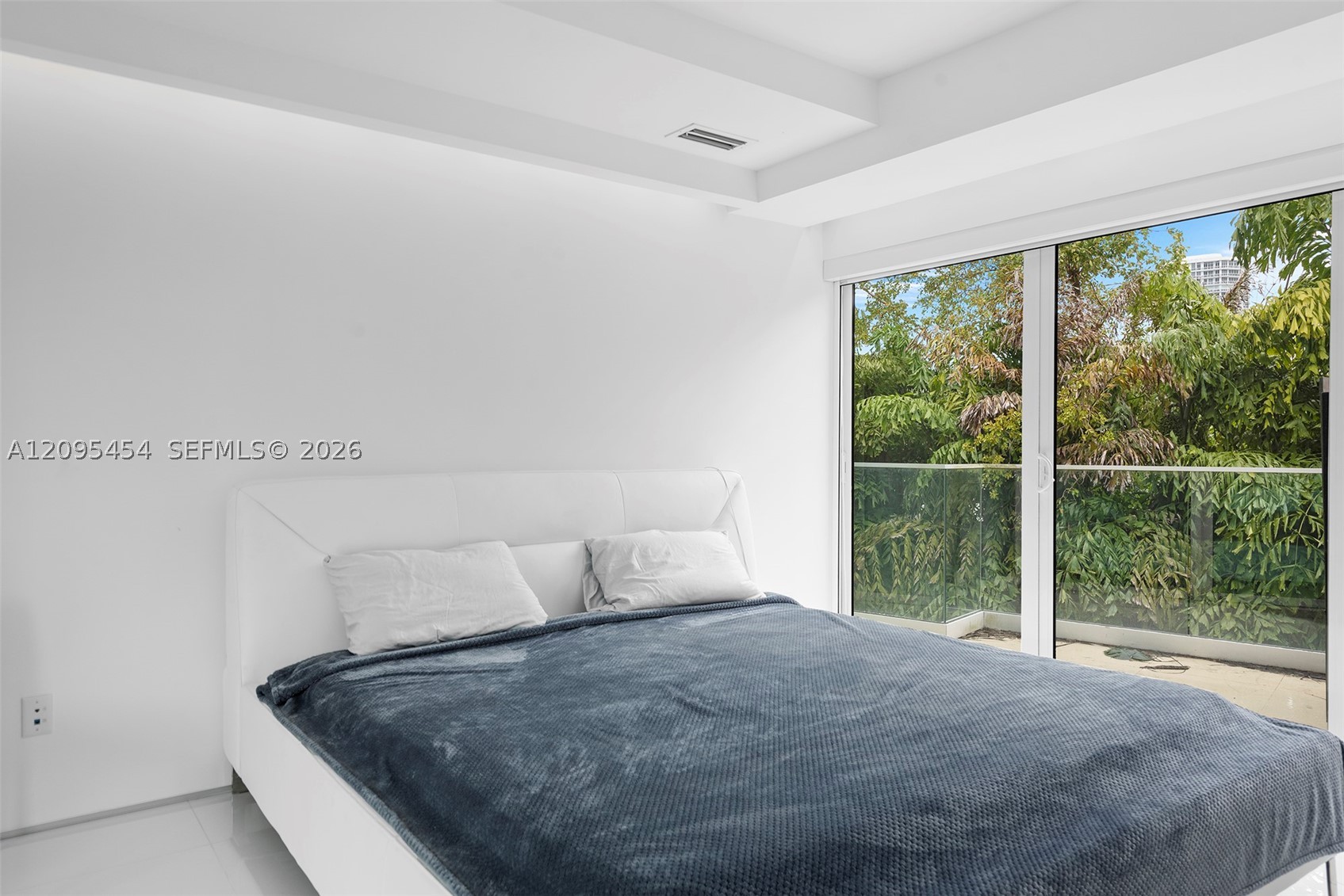 480 Ocean Blvd, Golden Beach FL 33160