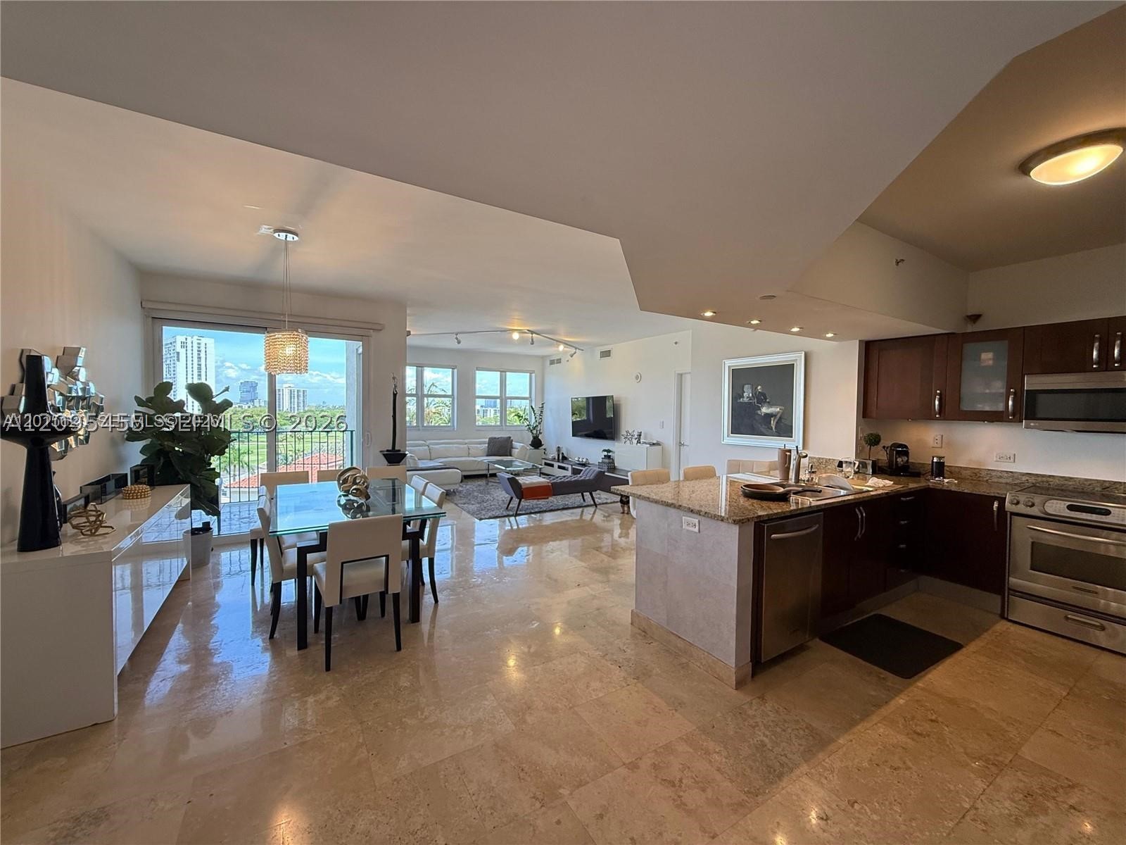 19900 E Country Club Dr #804, Aventura FL 33180