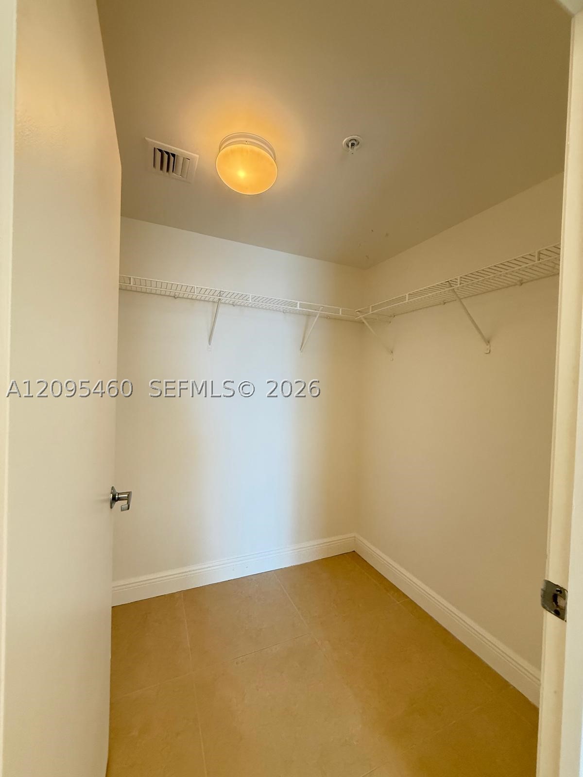 90 SW 3rd St #3510, Miami FL 33130