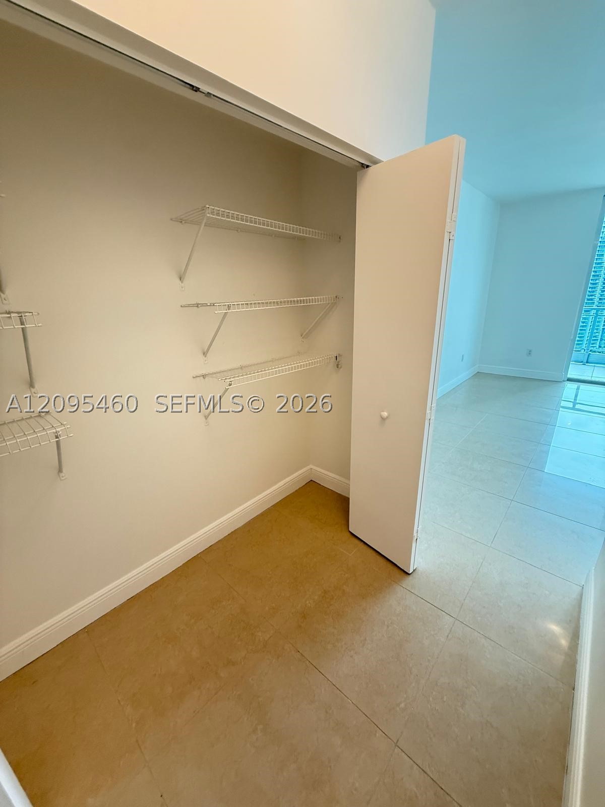 90 SW 3rd St #3510, Miami FL 33130