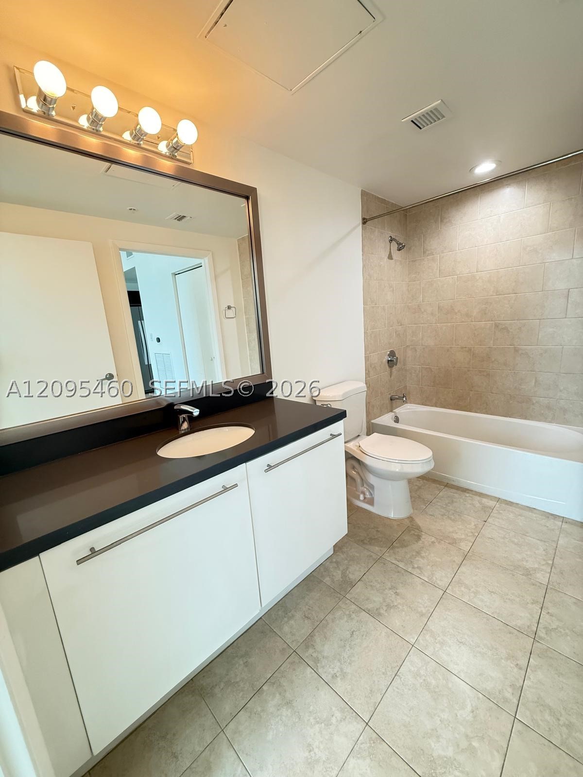 90 SW 3rd St #3510, Miami FL 33130