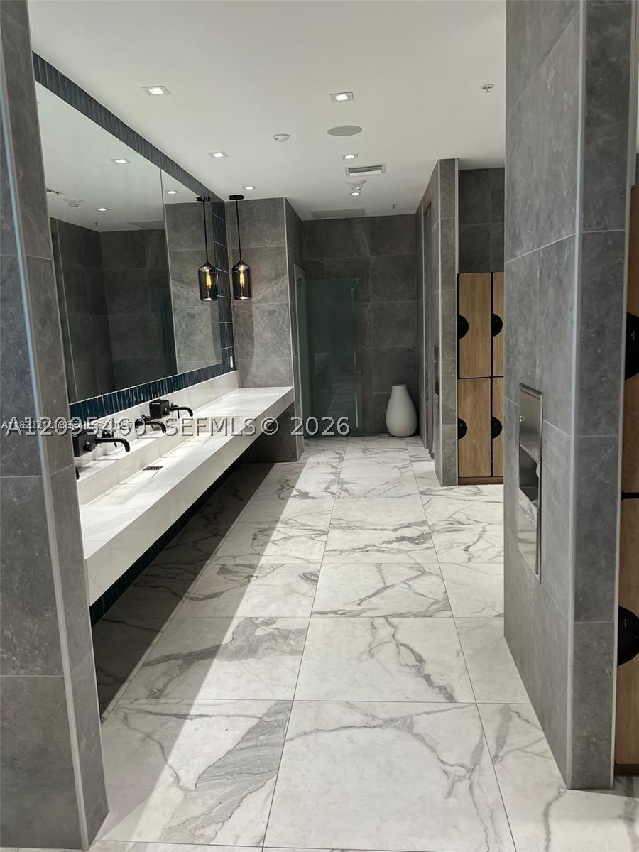90 SW 3rd St #3510, Miami FL 33130