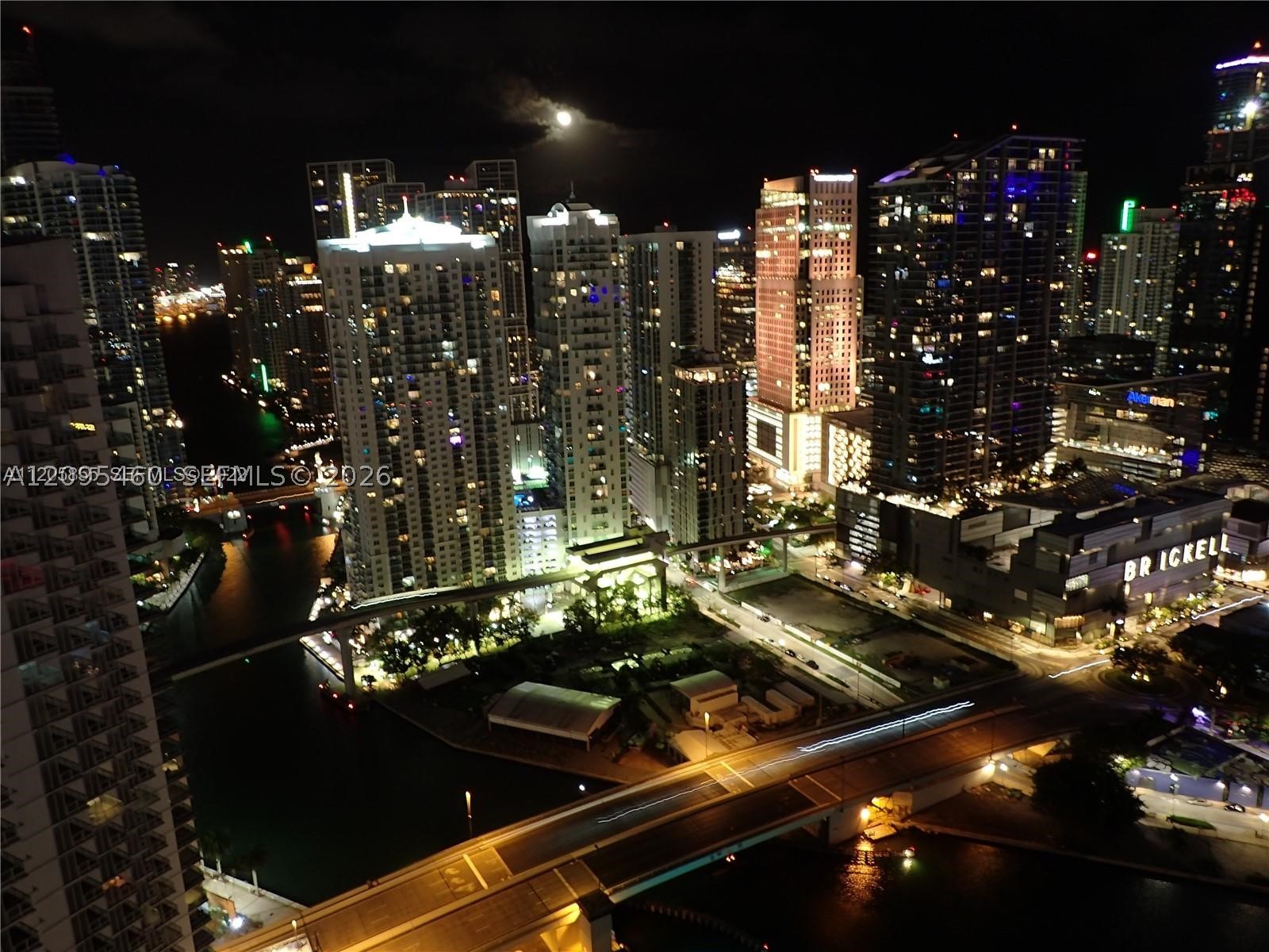 90 SW 3rd St #3510, Miami FL 33130