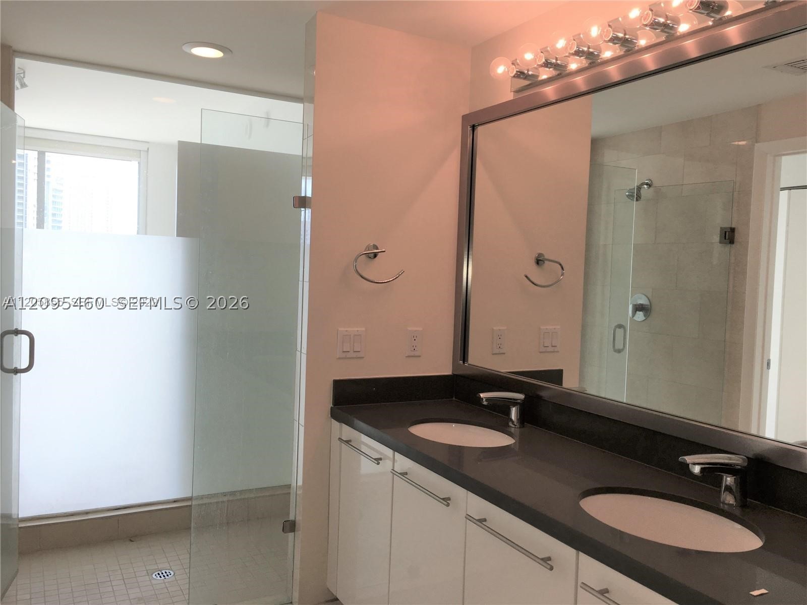 90 SW 3rd St #3510, Miami FL 33130
