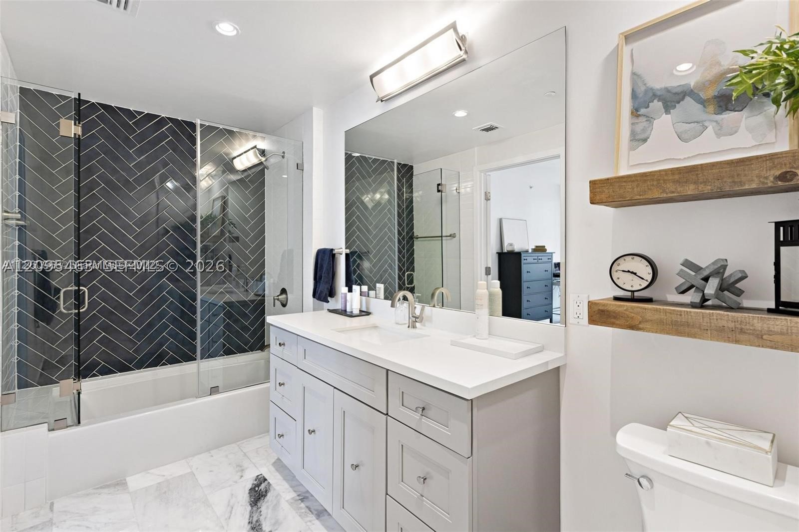 901 Brickell Key Blvd #2401, Miami FL 33131