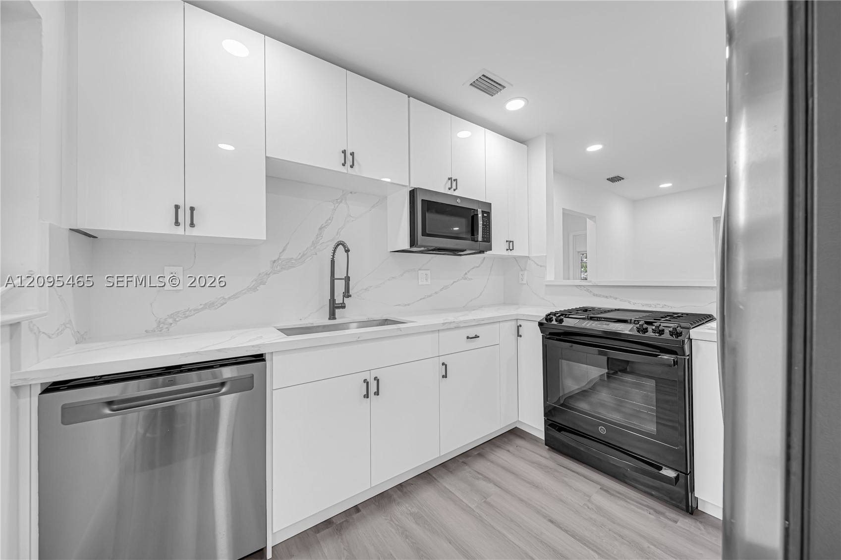 6351 NW 38th Ter, Virginia Gardens FL 33166