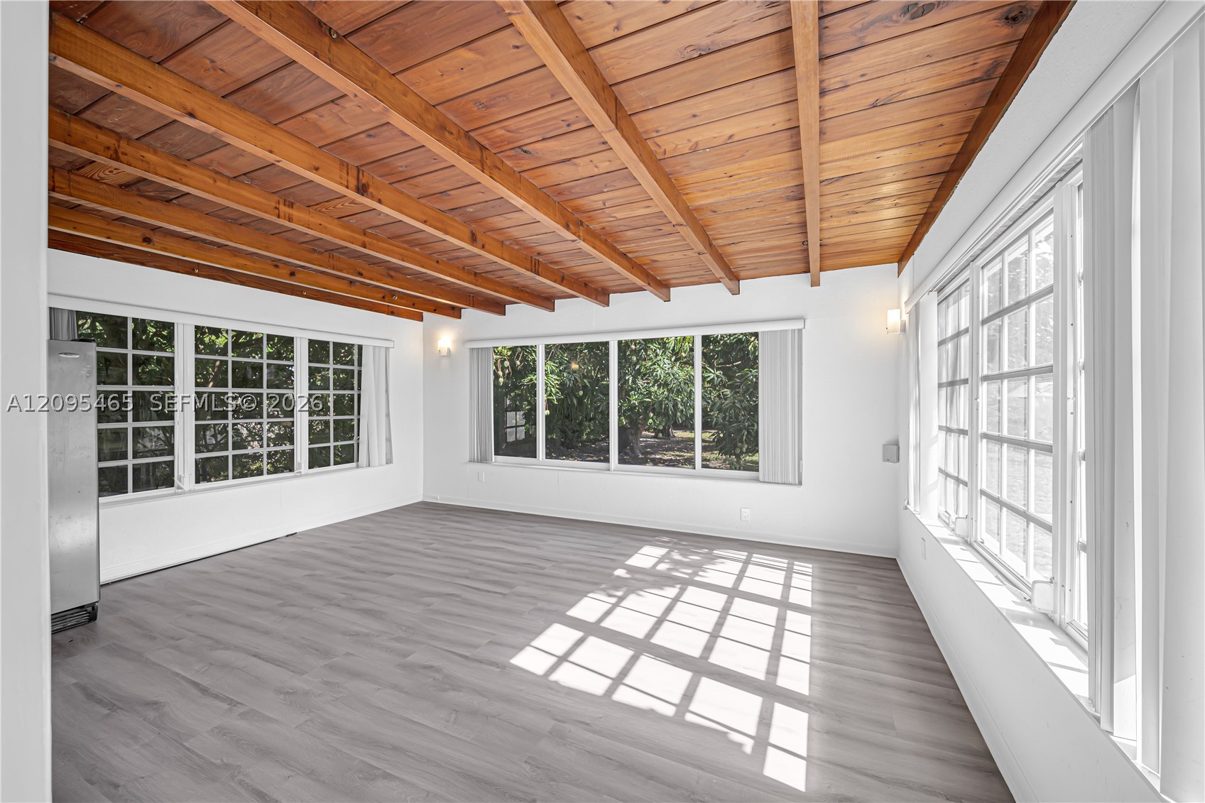 6351 NW 38th Ter, Virginia Gardens FL 33166