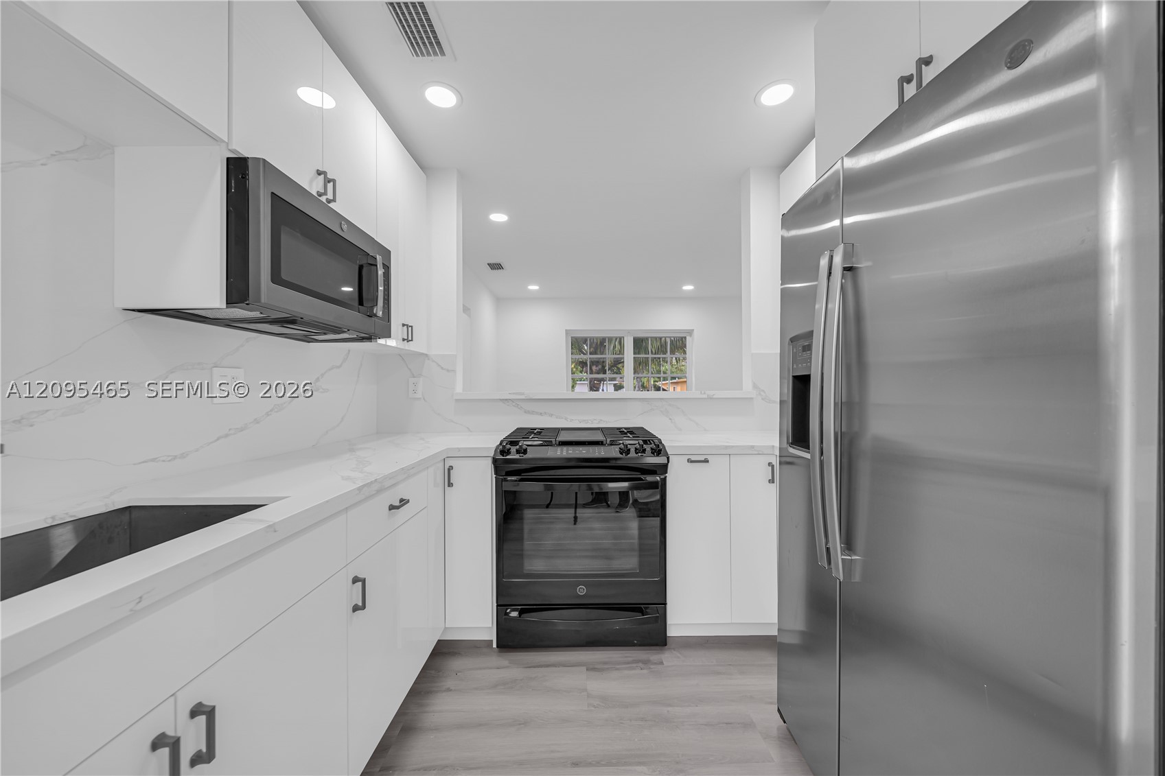 6351 NW 38th Ter, Virginia Gardens FL 33166
