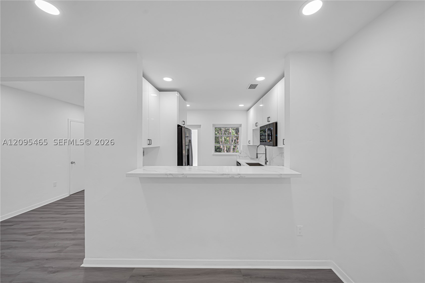 6351 NW 38th Ter, Virginia Gardens FL 33166