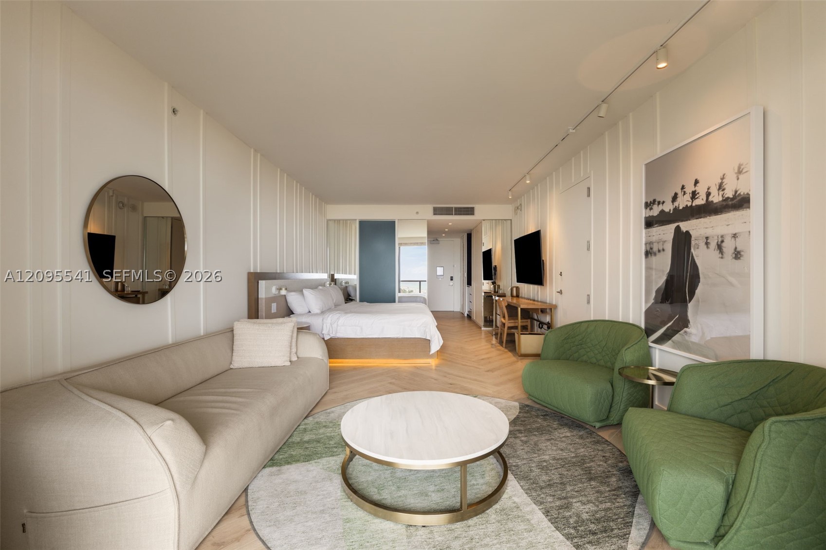 2201 Collins Ave #1720, Miami Beach FL 33139