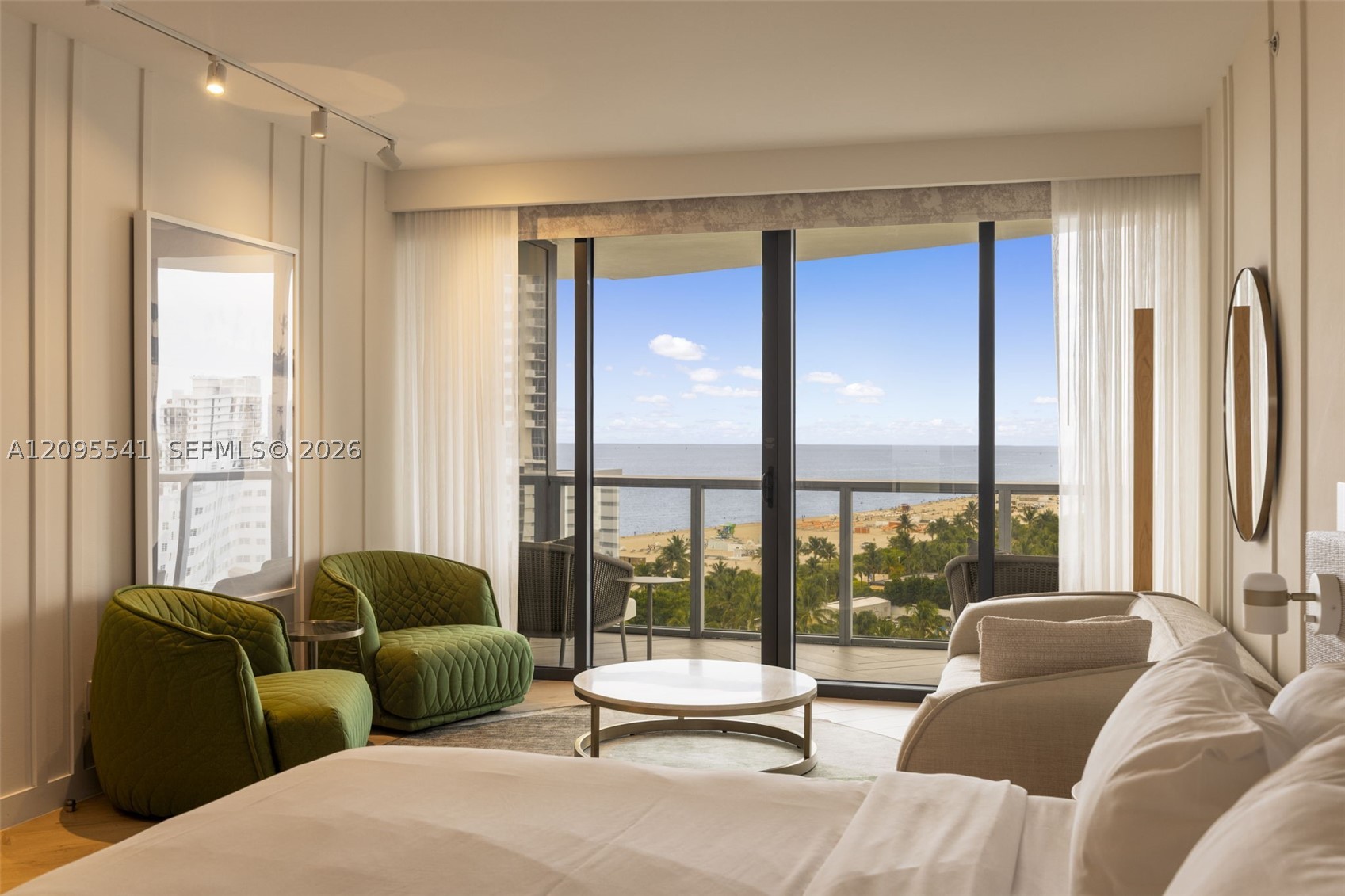 2201 Collins Ave #1720, Miami Beach FL 33139