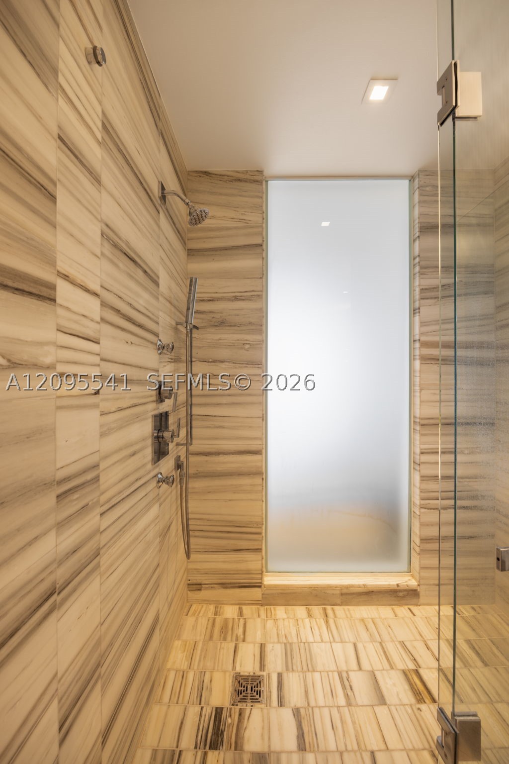 2201 Collins Ave #1720, Miami Beach FL 33139