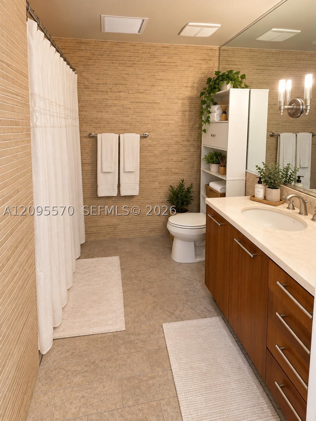 50 Biscayne Blvd #705, Miami FL 33132