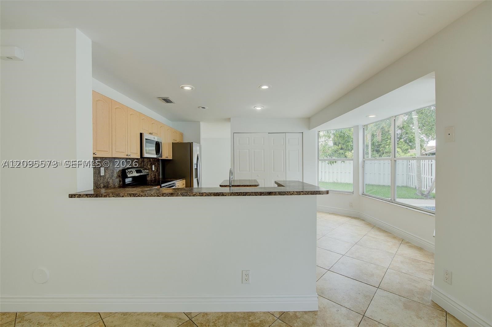 1127 SW 104th Way, Pembroke Pines FL 33025