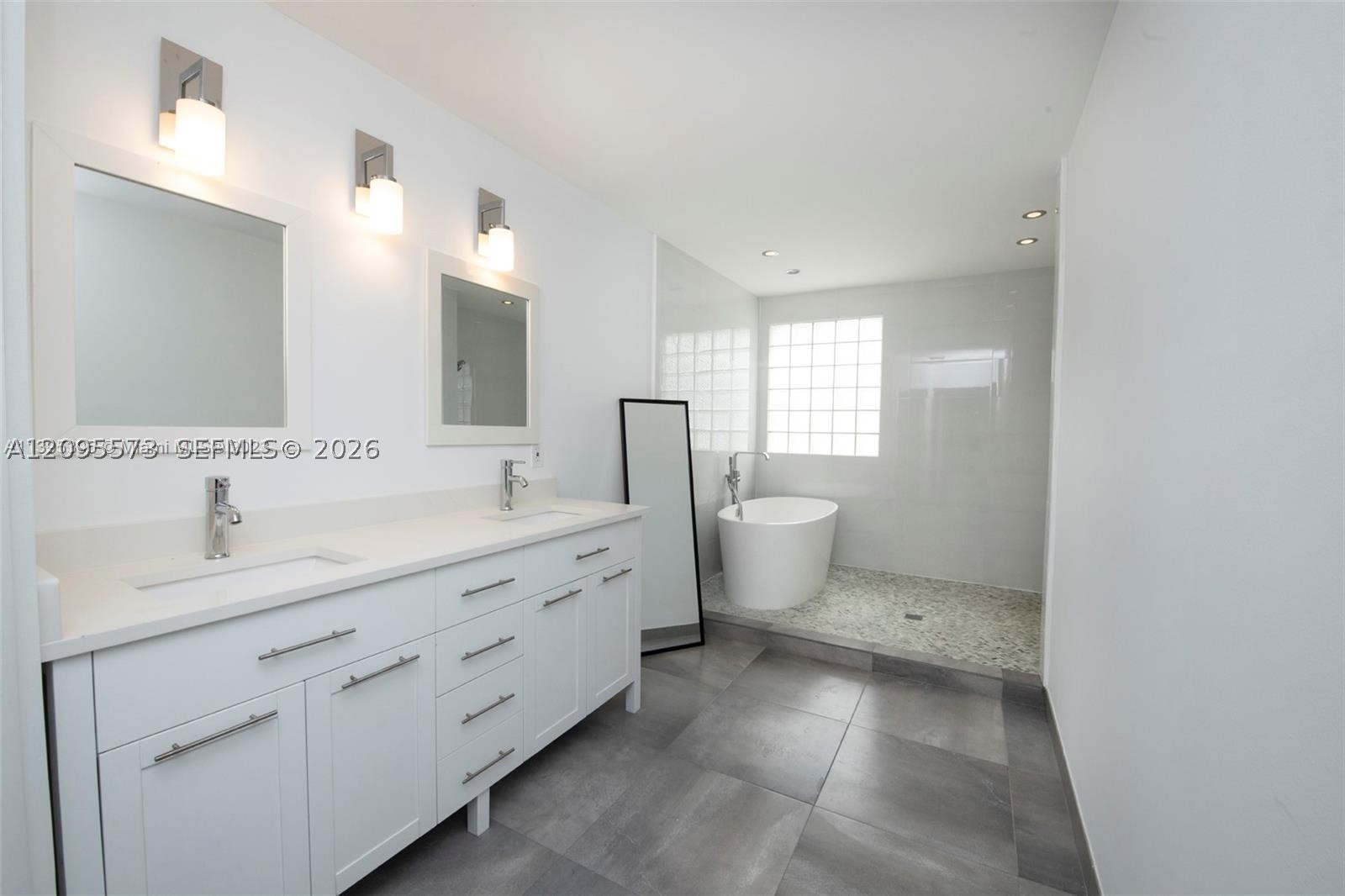 1127 SW 104th Way, Pembroke Pines FL 33025