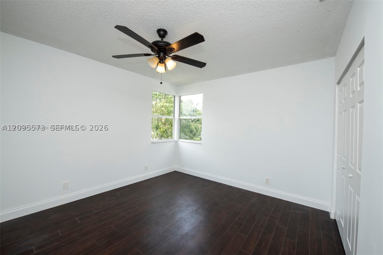 1127 SW 104th Way, Pembroke Pines FL 33025