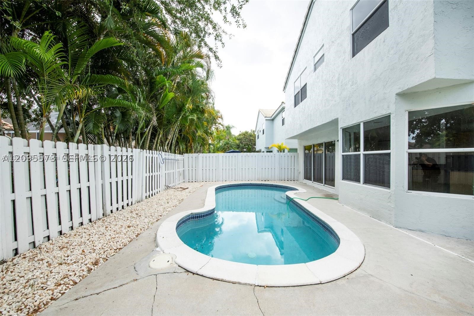 1127 SW 104th Way, Pembroke Pines FL 33025