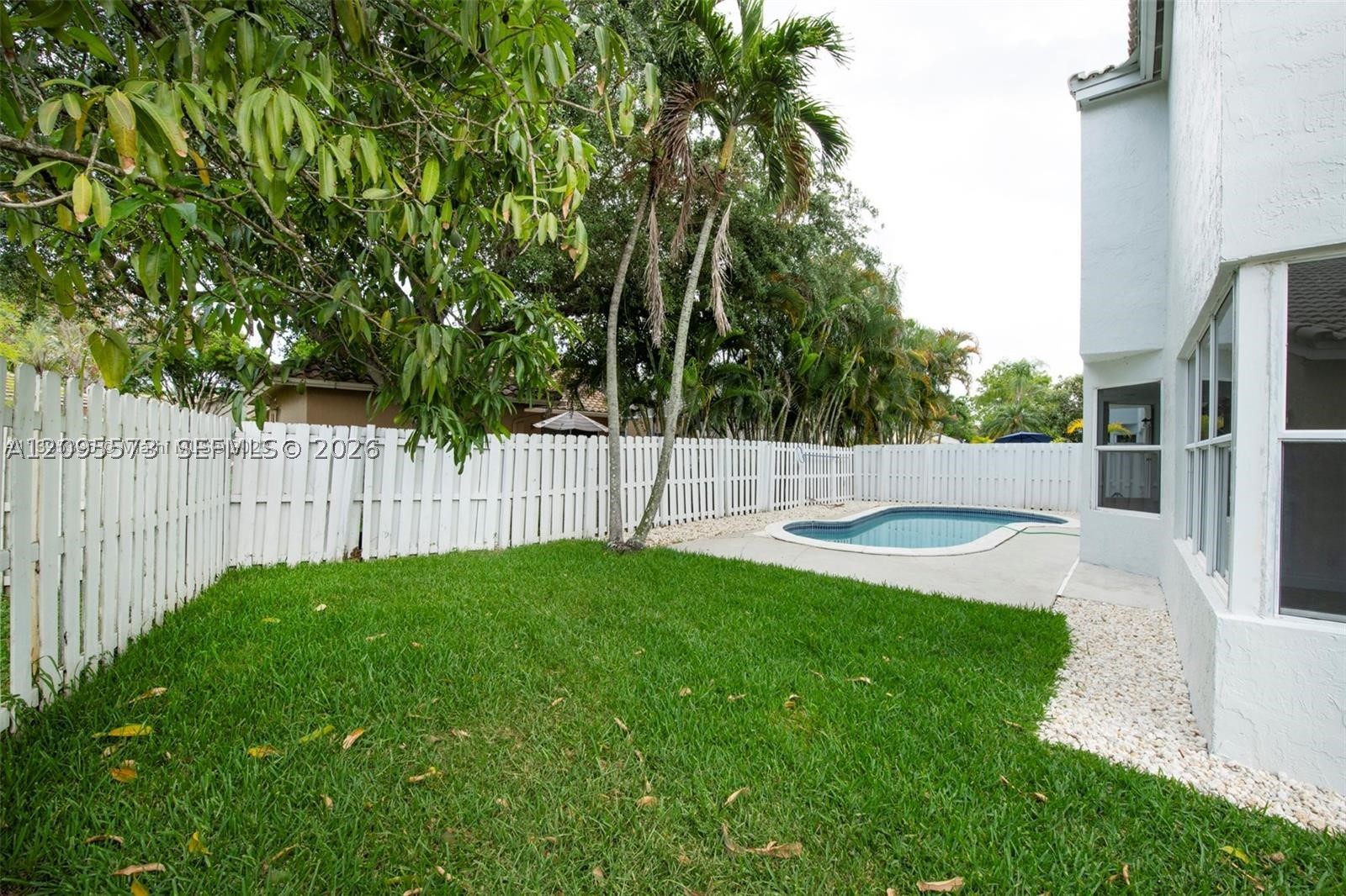 1127 SW 104th Way, Pembroke Pines FL 33025