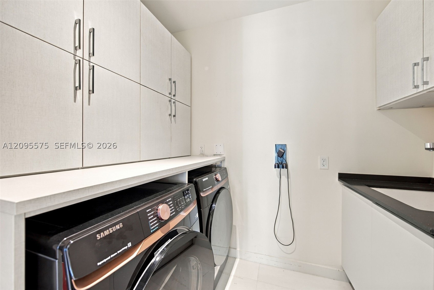 300 Biscayne Boulevard Way #4007W, Miami FL 33131