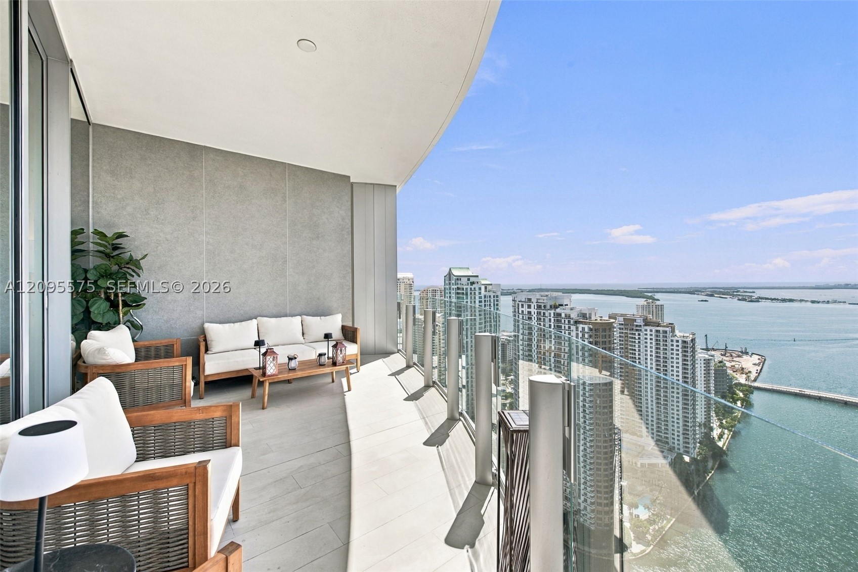 300 Biscayne Boulevard Way #4007W, Miami FL 33131