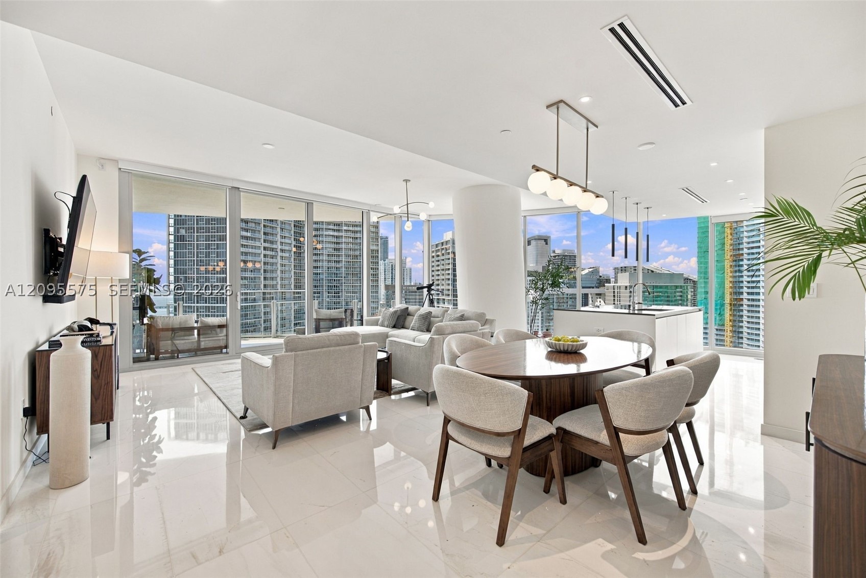 300 Biscayne Boulevard Way #4007W, Miami FL 33131