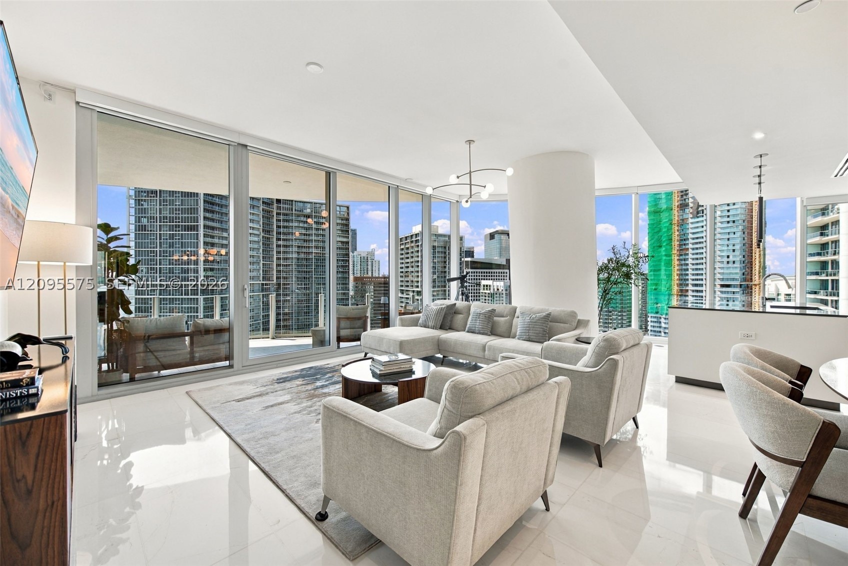 300 Biscayne Boulevard Way #4007W, Miami FL 33131