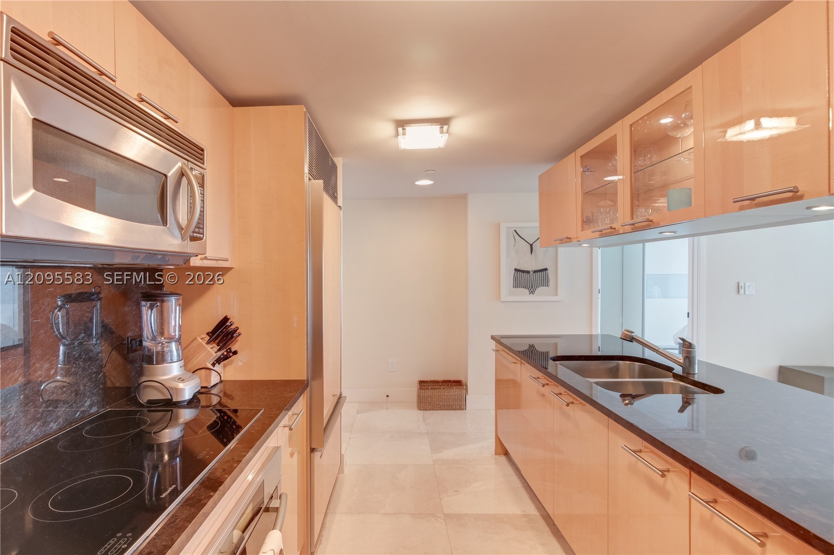 6801 Collins Ave #1112, Miami Beach FL 33141