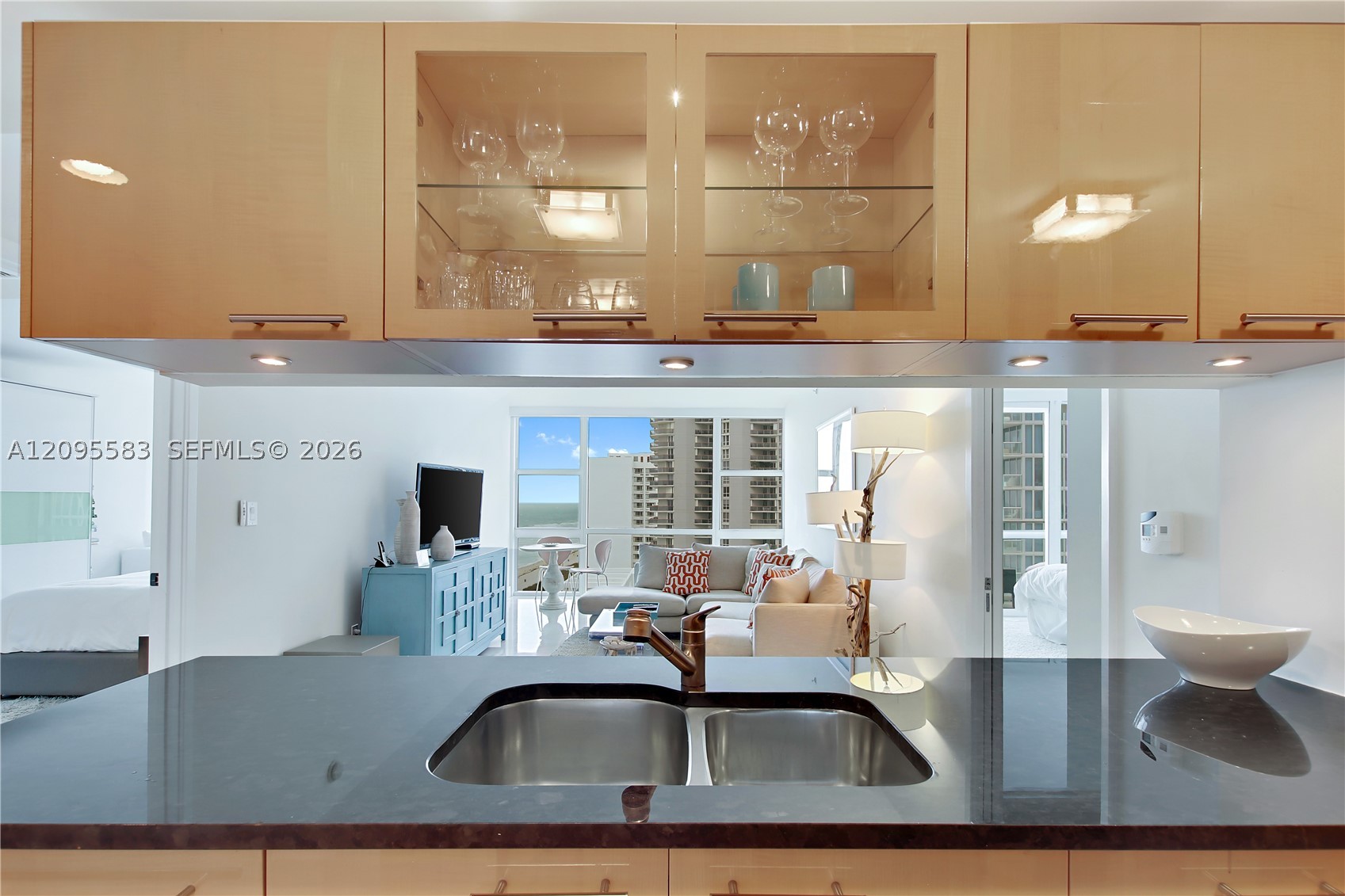 6801 Collins Ave #1112, Miami Beach FL 33141