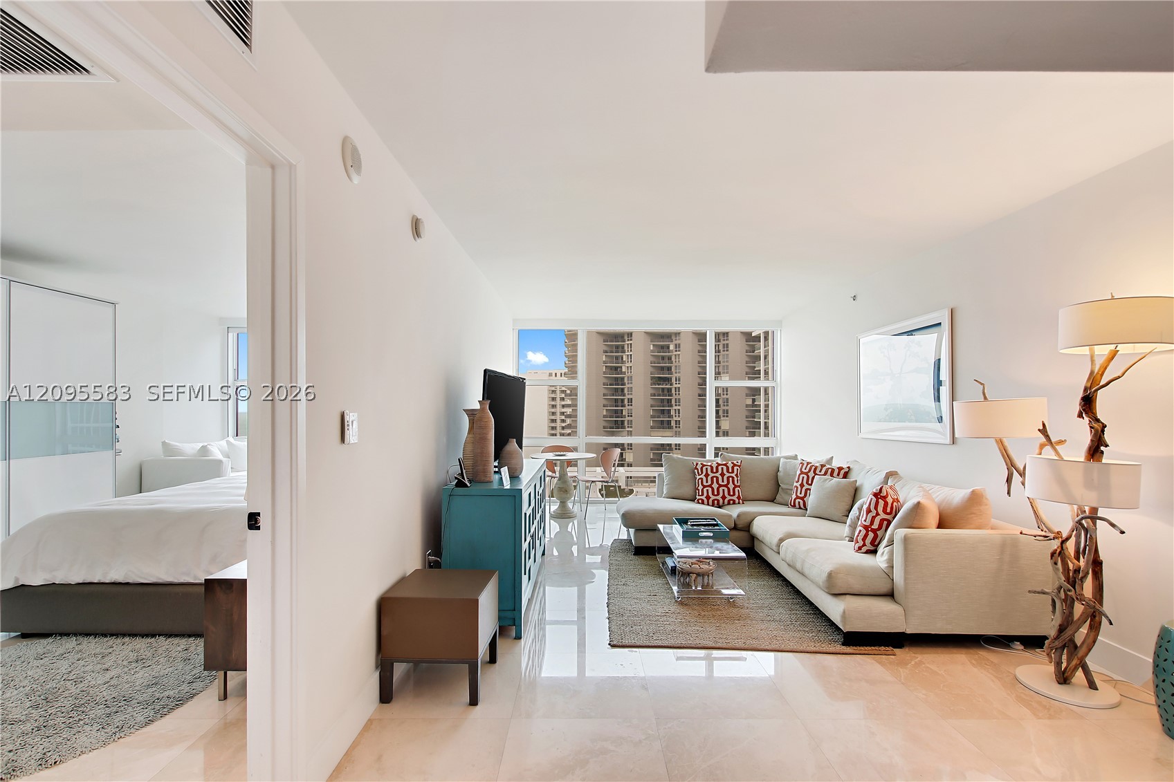 6801 Collins Ave #1112, Miami Beach FL 33141