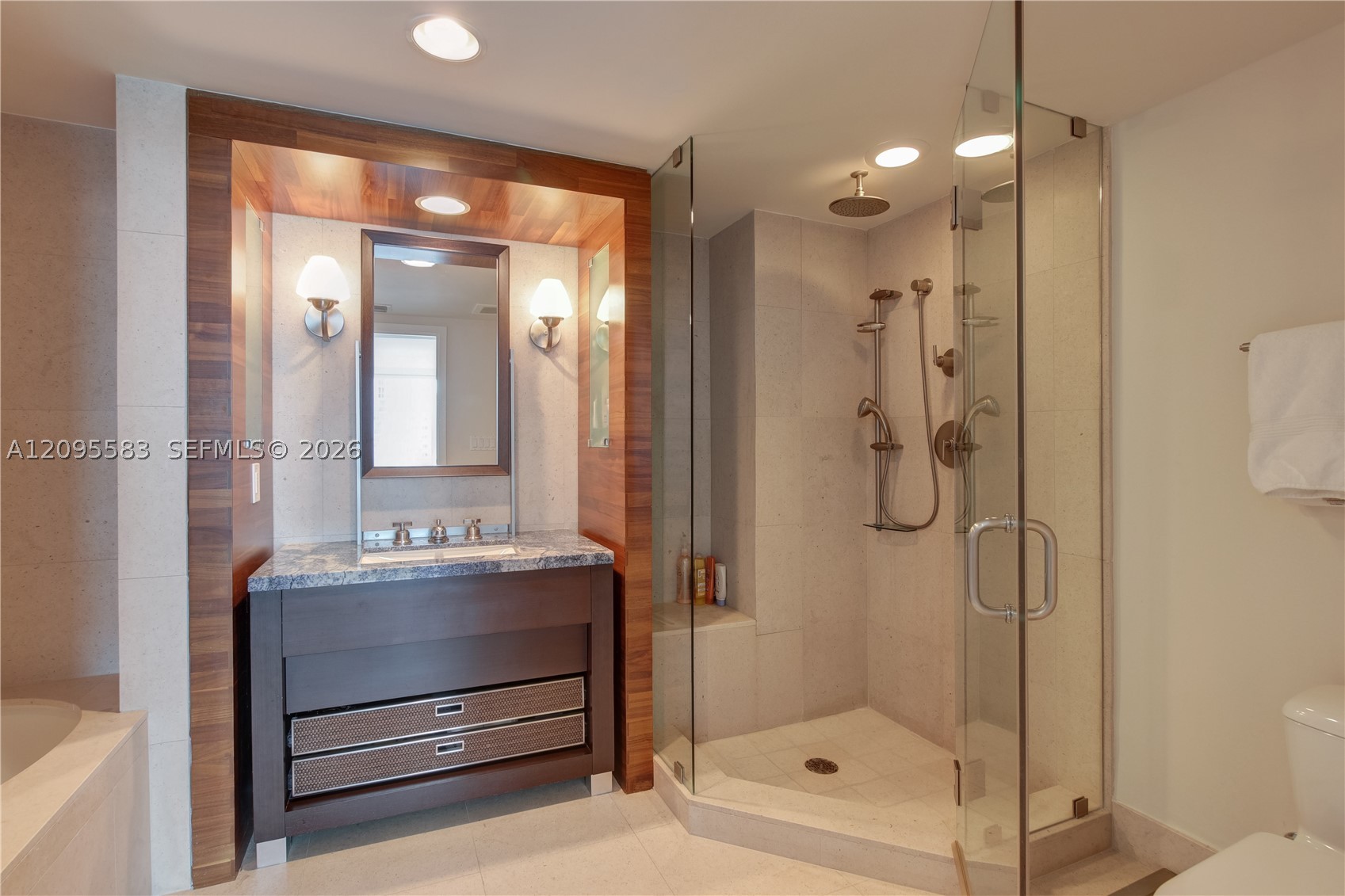 6801 Collins Ave #1112, Miami Beach FL 33141