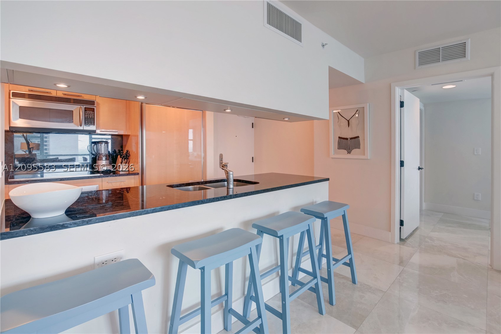6801 Collins Ave #1112, Miami Beach FL 33141