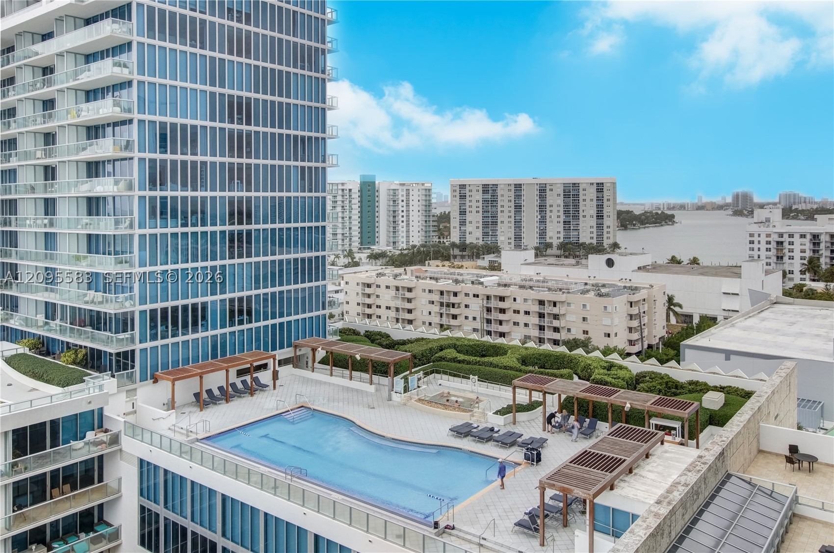 6801 Collins Ave #1112, Miami Beach FL 33141