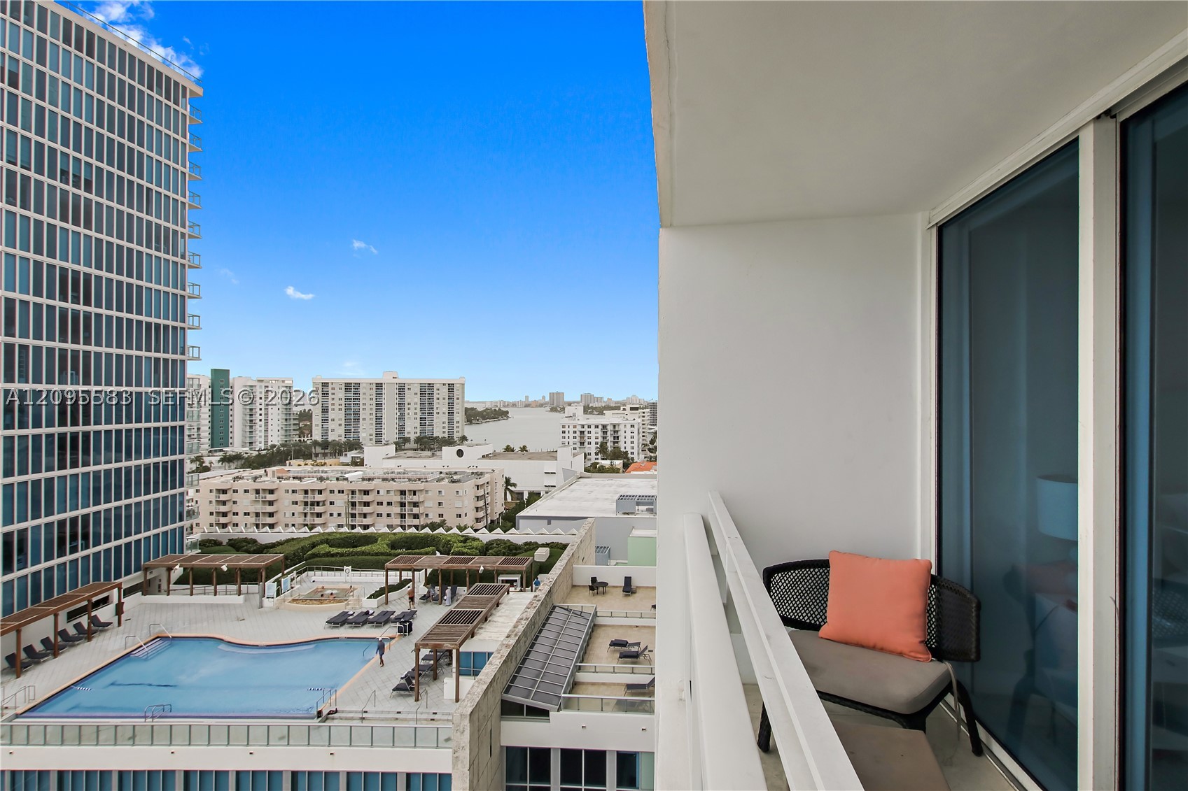 6801 Collins Ave #1112, Miami Beach FL 33141