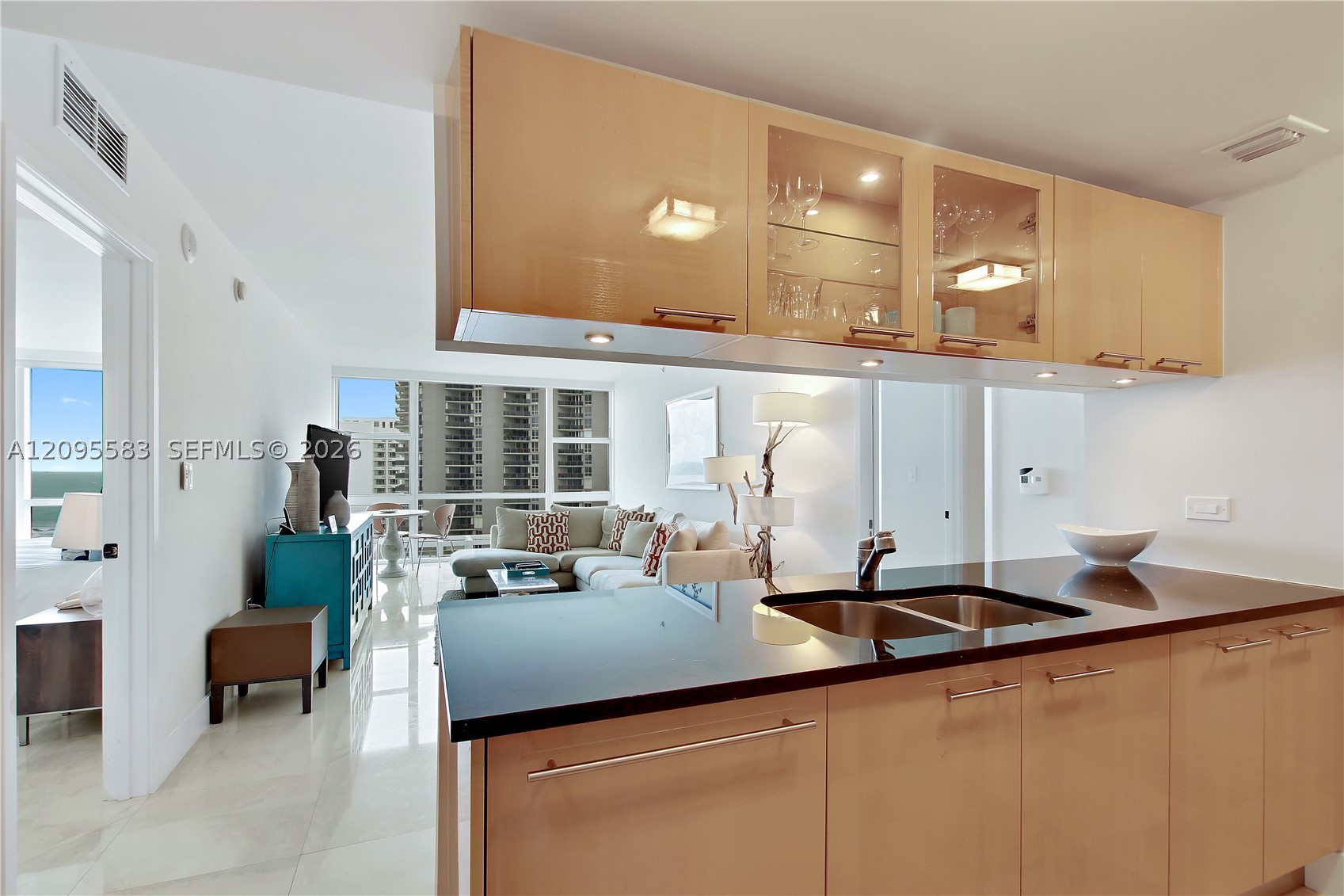 6801 Collins Ave #1112, Miami Beach FL 33141