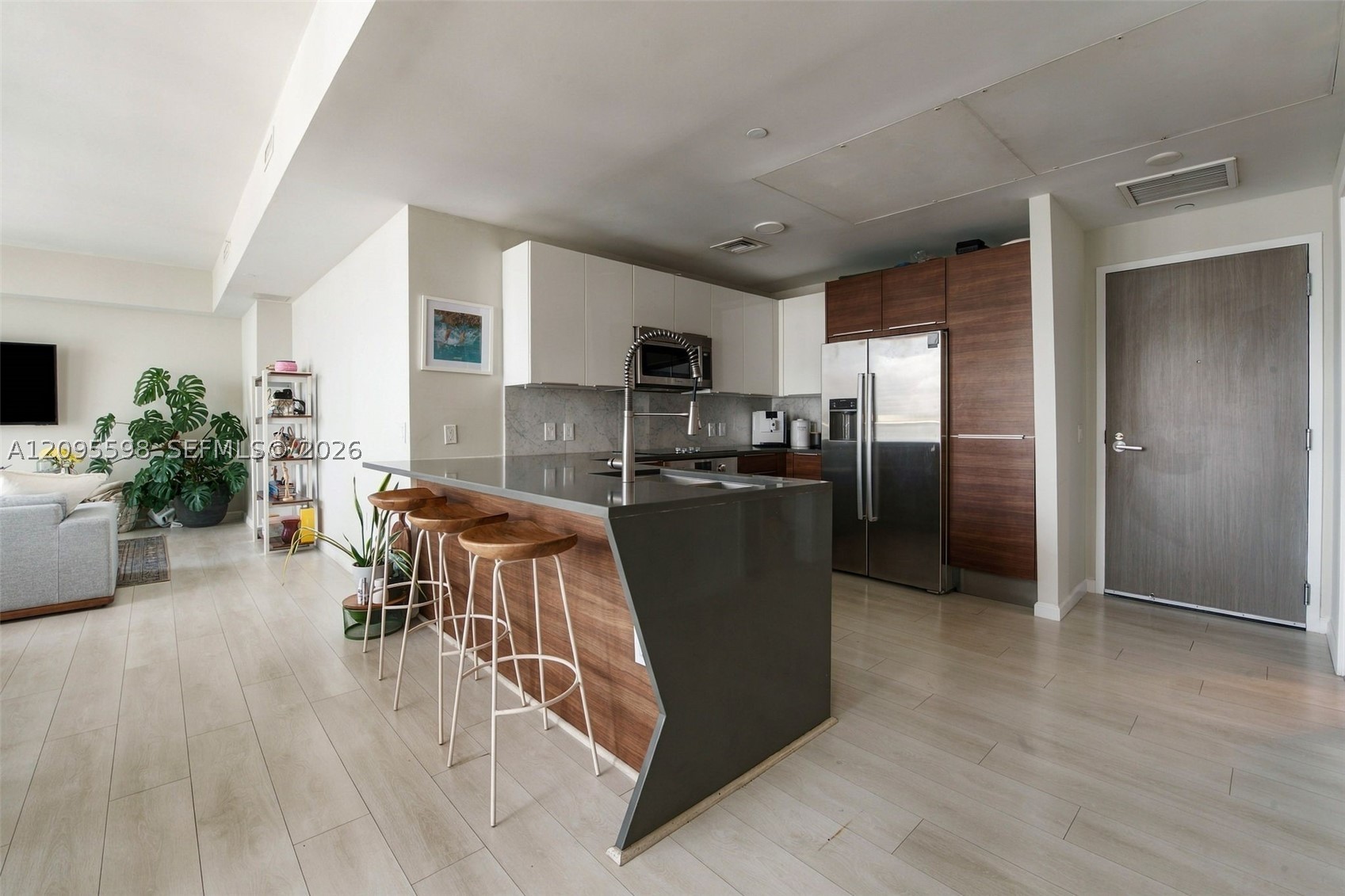601 NE 27th St #1006, Miami FL 33137