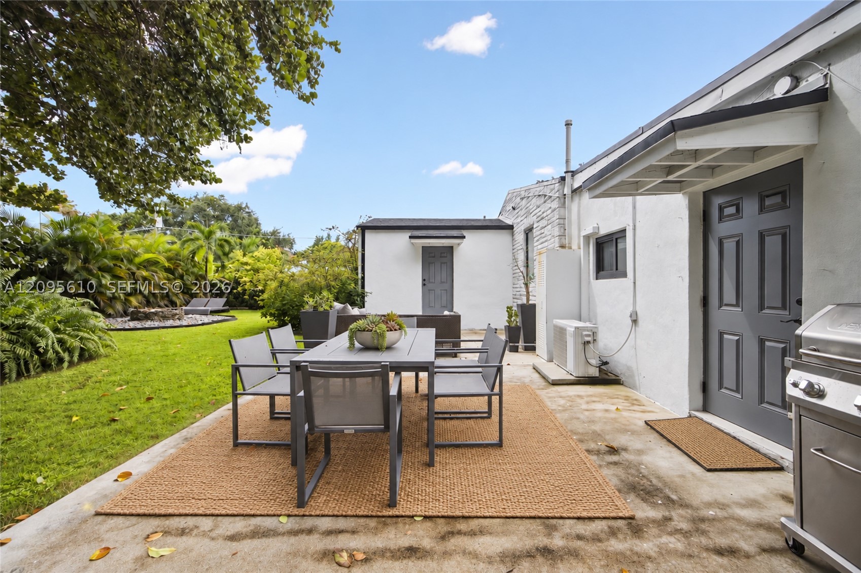 295 NW 42nd St, Miami FL 33127