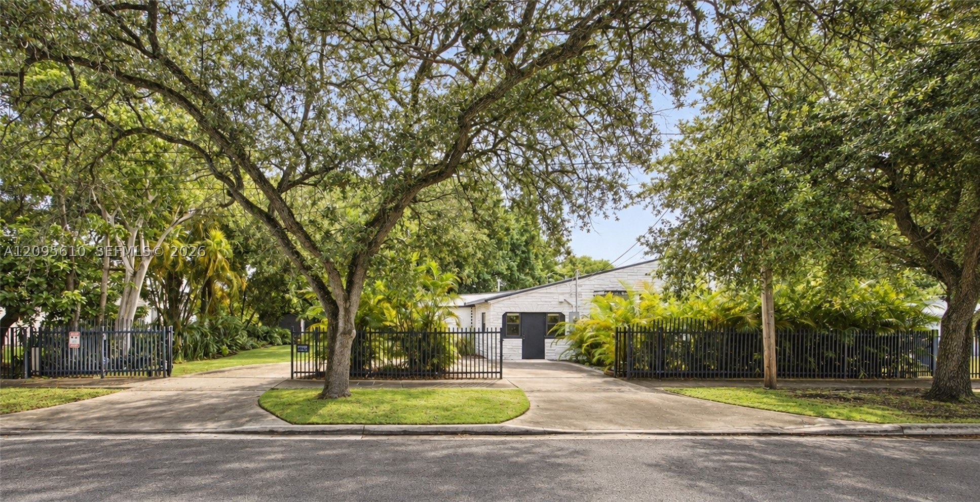 295 NW 42nd St, Miami FL 33127