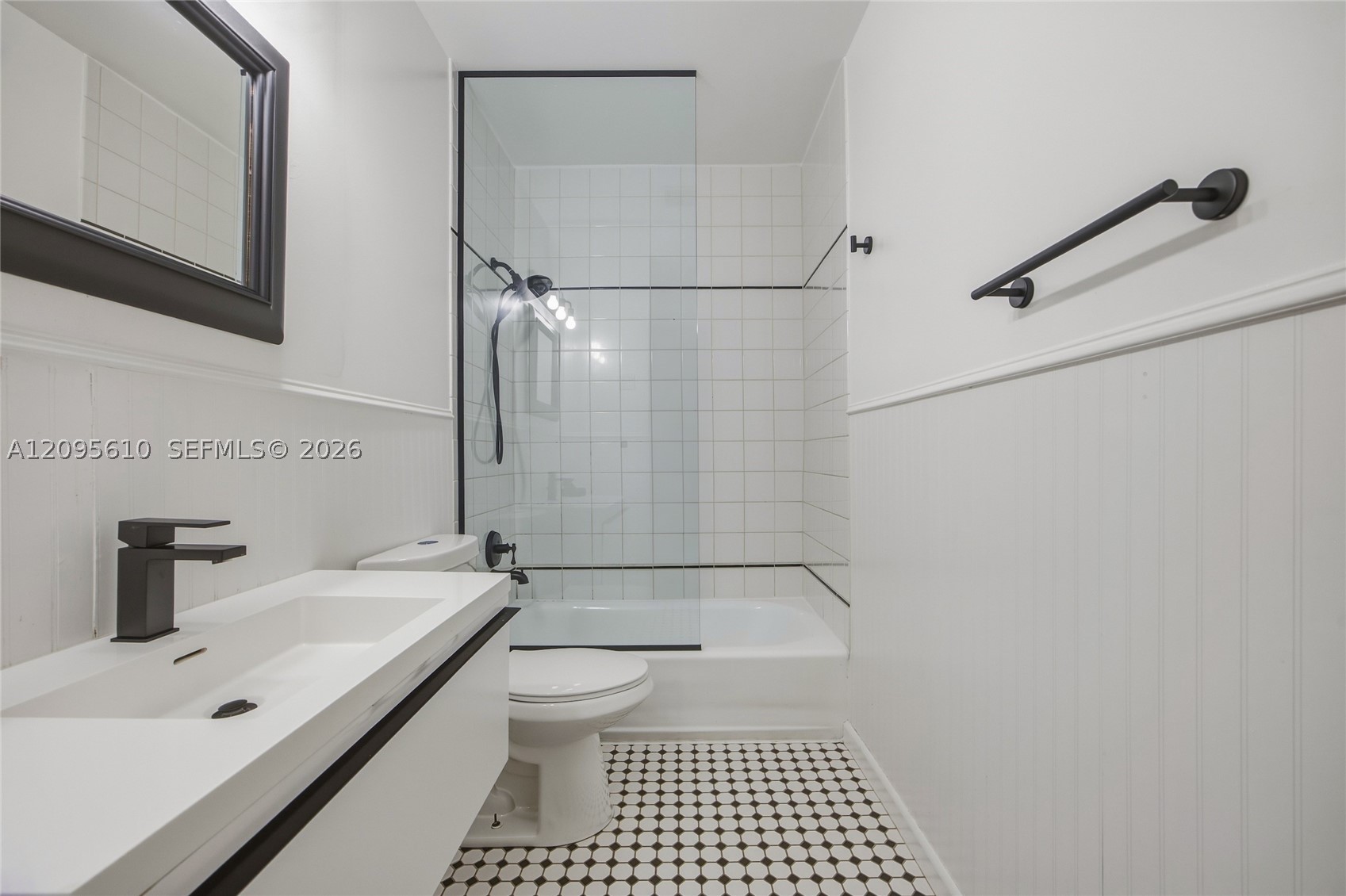 295 NW 42nd St, Miami FL 33127