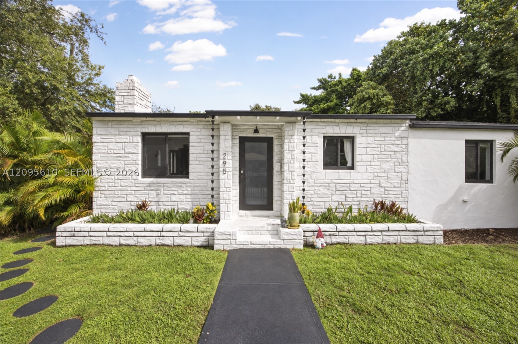 295 NW 42nd St, Miami FL 33127
