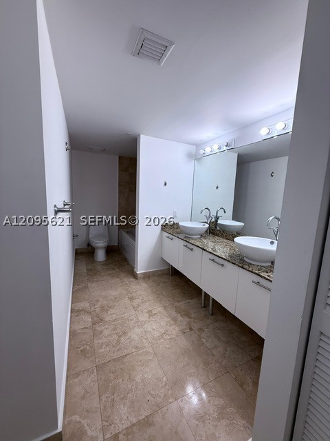 41 SE 5th St #709, Miami FL 33131