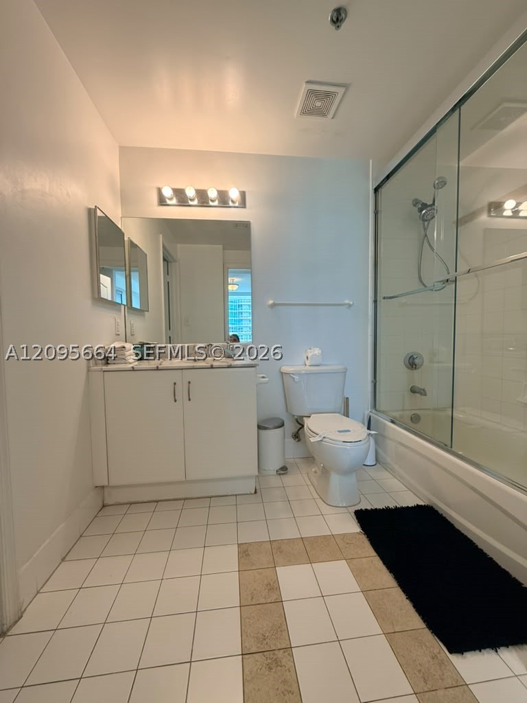 1200 Brickell Bay Dr #4220, Miami FL 33131
