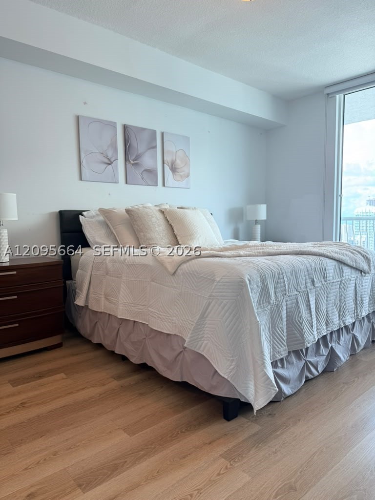 1200 Brickell Bay Dr #4220, Miami FL 33131