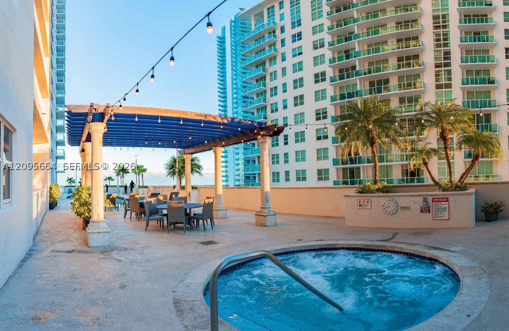 1200 Brickell Bay Dr #4220, Miami FL 33131