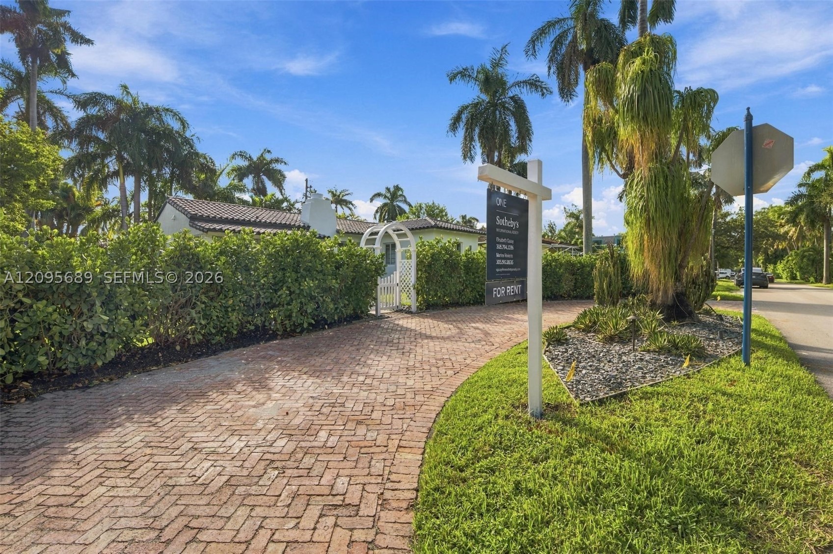 7821 Coquina Dr, North Bay Village FL 33141