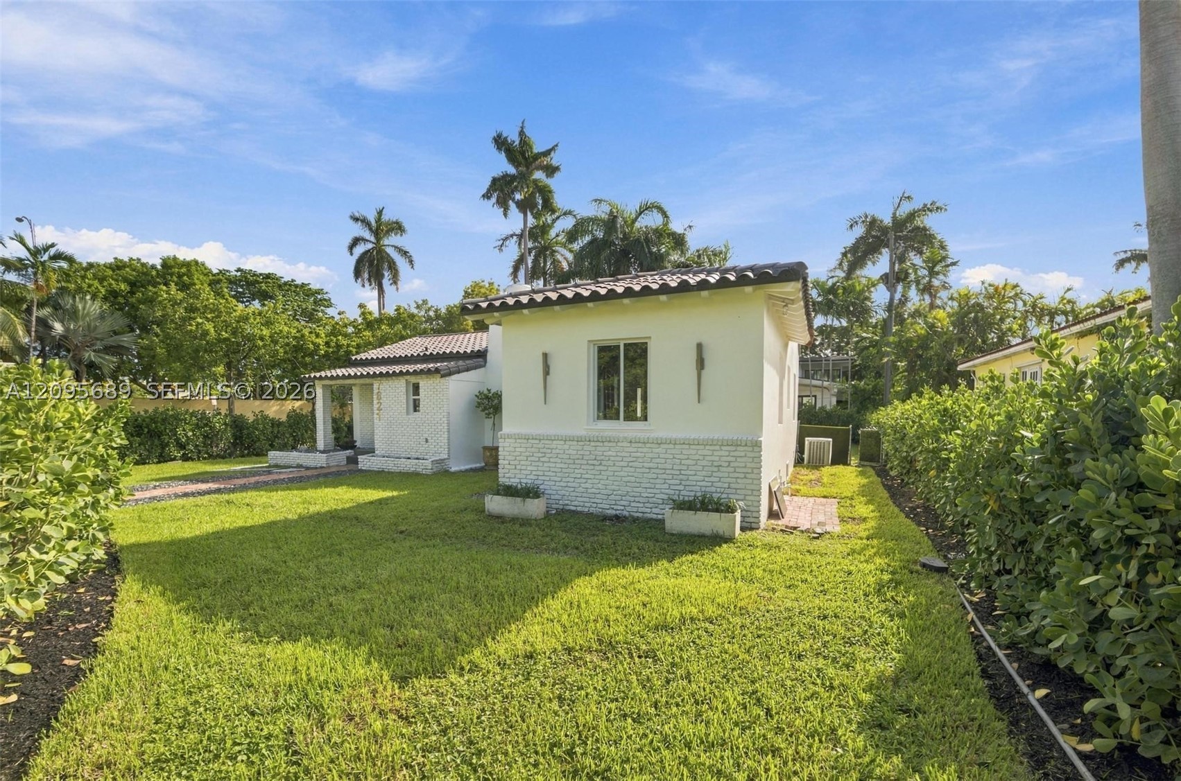 7821 Coquina Dr, North Bay Village FL 33141