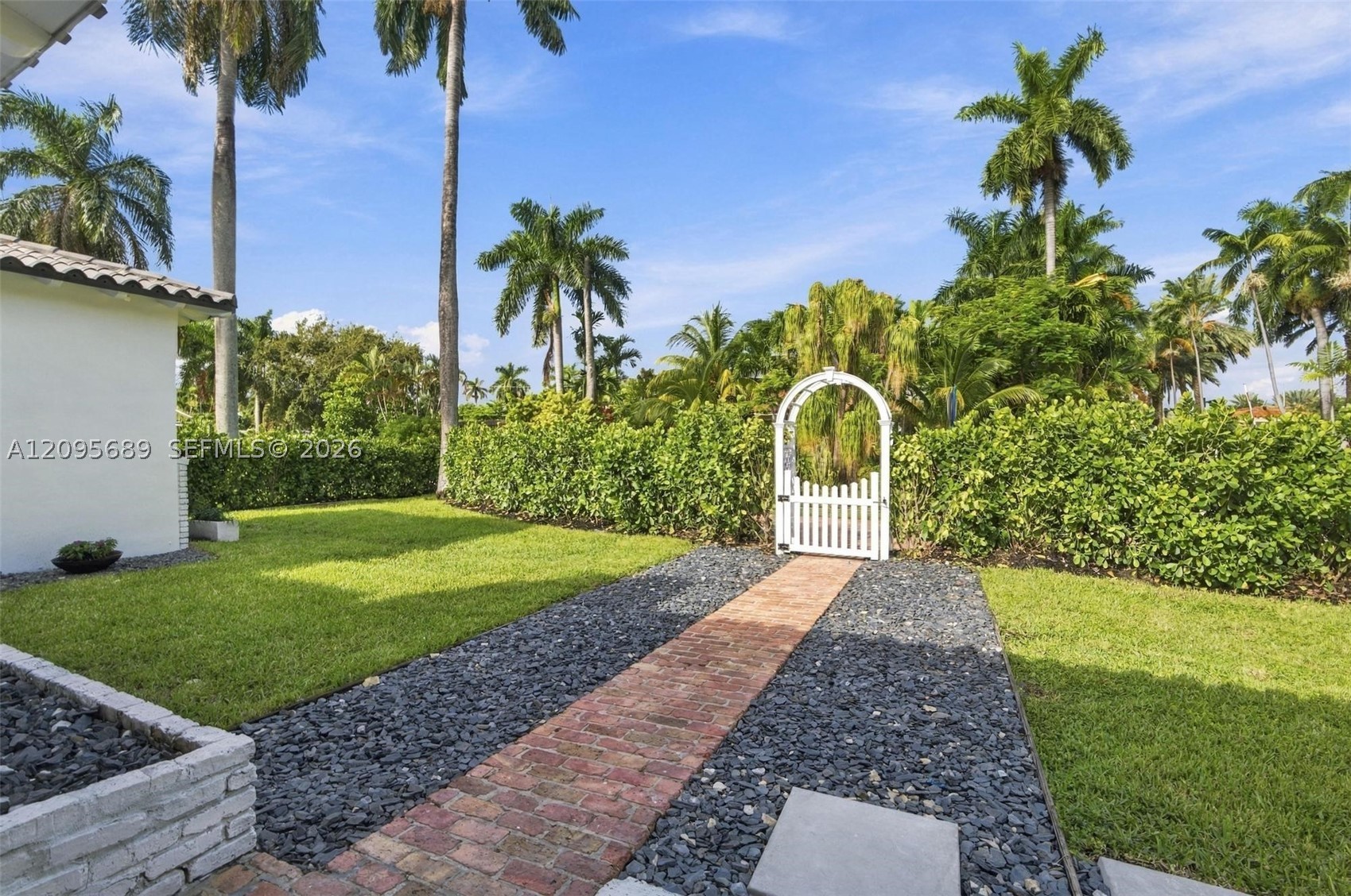 7821 Coquina Dr, North Bay Village FL 33141