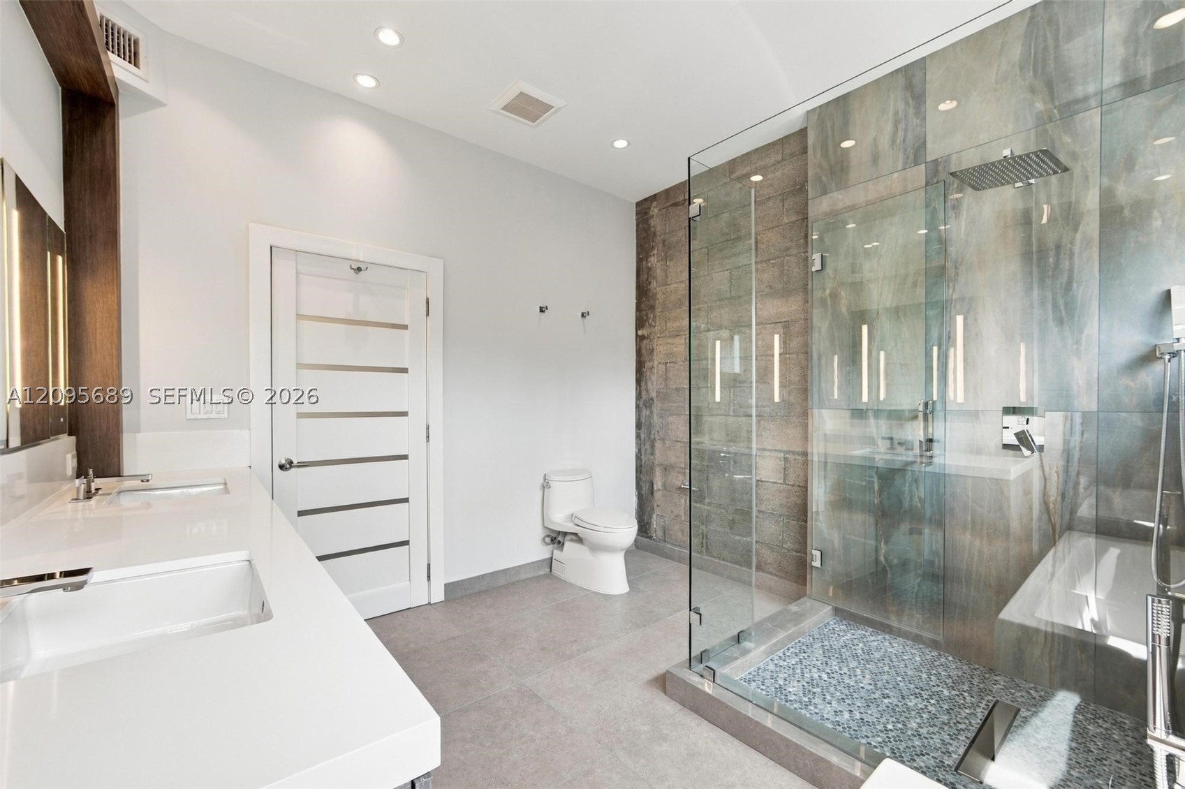 7821 Coquina Dr, North Bay Village FL 33141