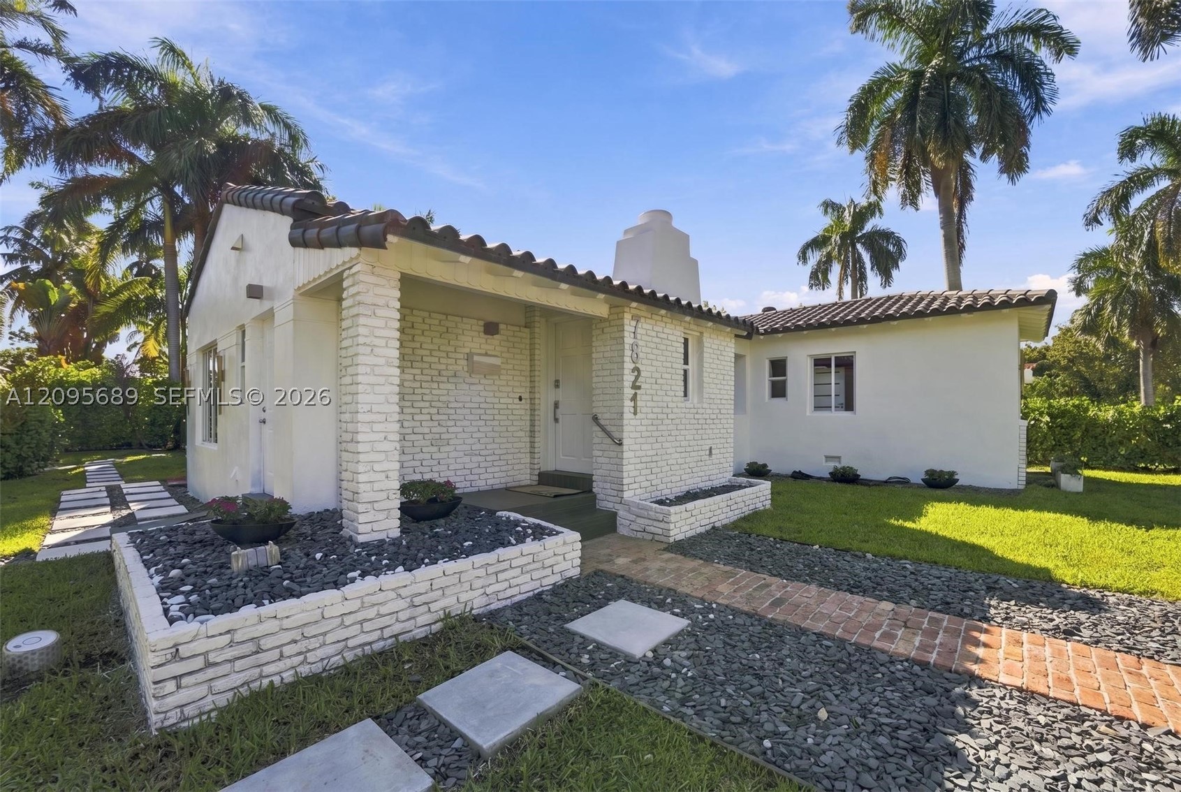 7821 Coquina Dr, North Bay Village FL 33141