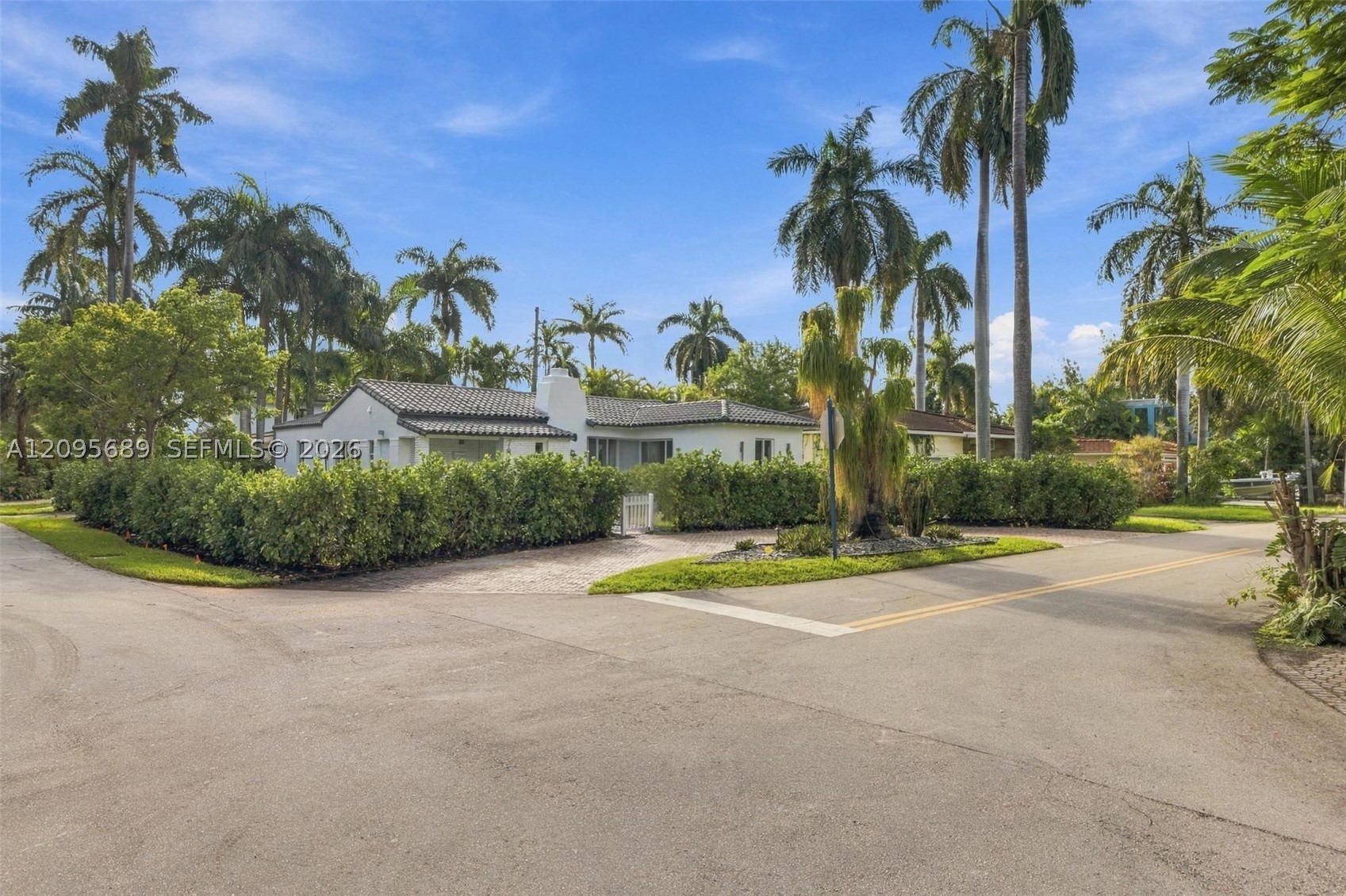 7821 Coquina Dr, North Bay Village FL 33141